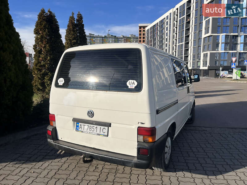 Мінівен Volkswagen Transporter 2001 в Івано-Франківську