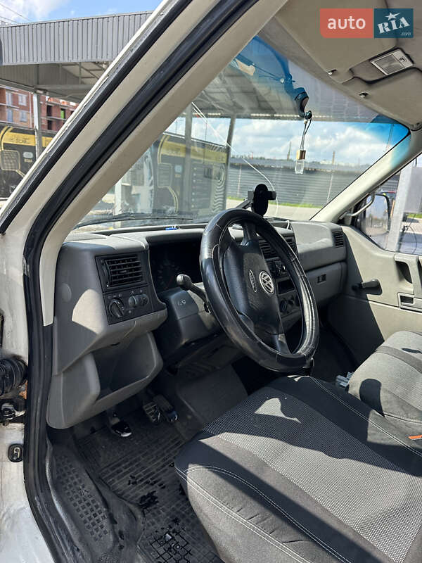 Вантажний фургон Volkswagen Transporter 1999 в Ірпені