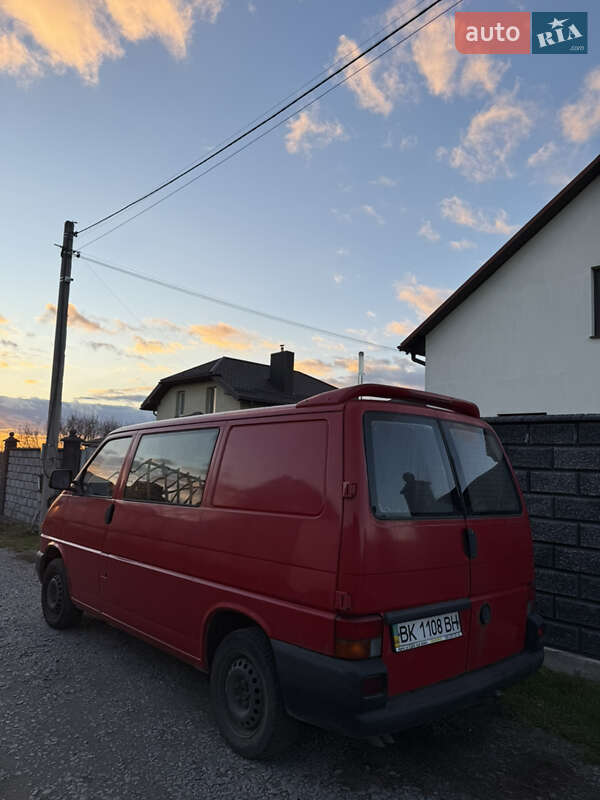 Минивэн Volkswagen Transporter 2000 в Ровно
