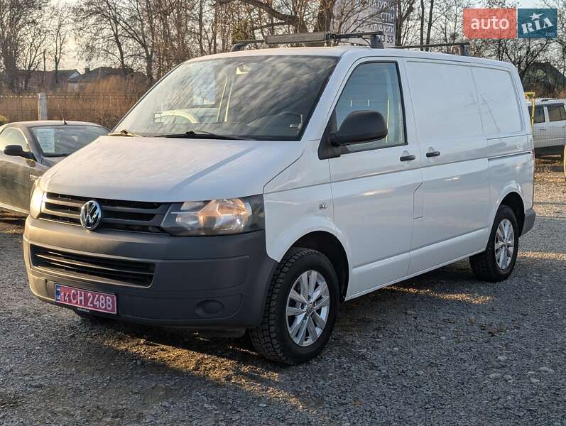 Грузовой фургон Volkswagen Transporter 2012 в Ровно