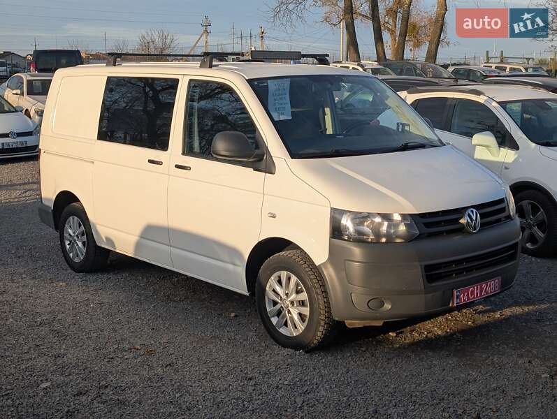 Грузовой фургон Volkswagen Transporter 2012 в Ровно