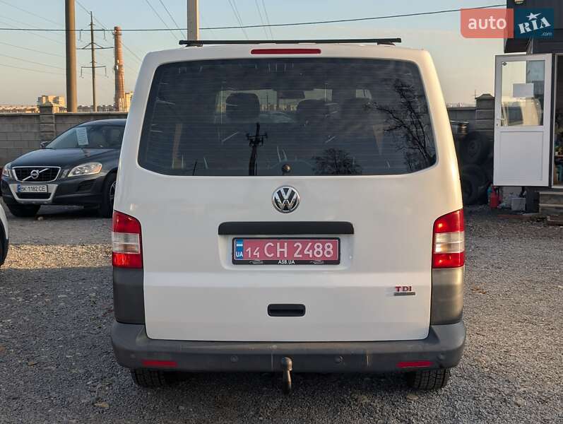 Грузовой фургон Volkswagen Transporter 2012 в Ровно