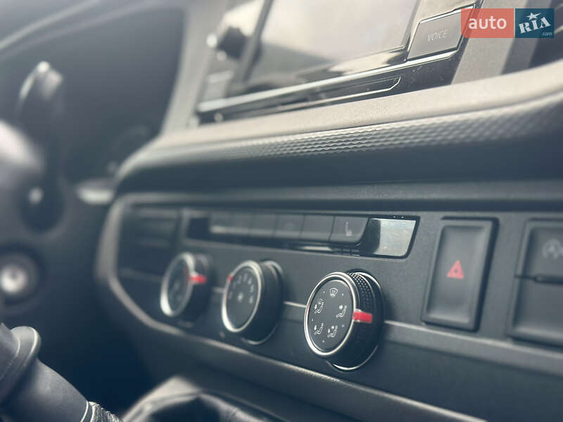 Грузовой фургон Volkswagen Transporter 2023 в Киеве