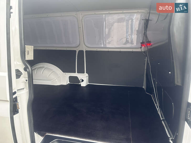 Грузовой фургон Volkswagen Transporter 2023 в Киеве