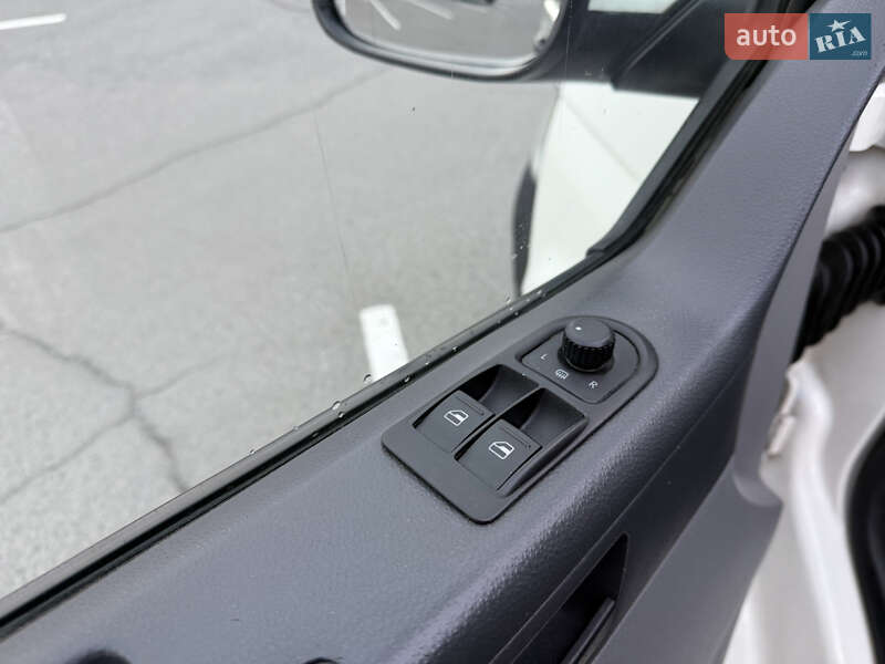 Минивэн Volkswagen Transporter 2004 в Виннице