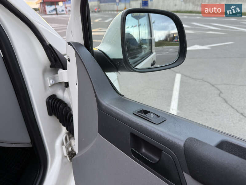 Минивэн Volkswagen Transporter 2004 в Виннице