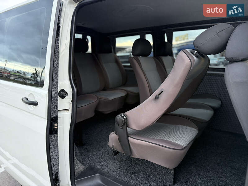Минивэн Volkswagen Transporter 2004 в Виннице