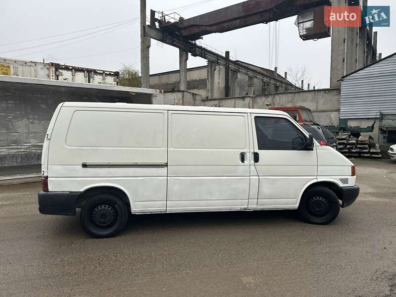 Вантажний фургон Volkswagen Transporter 2000 в Тернополі