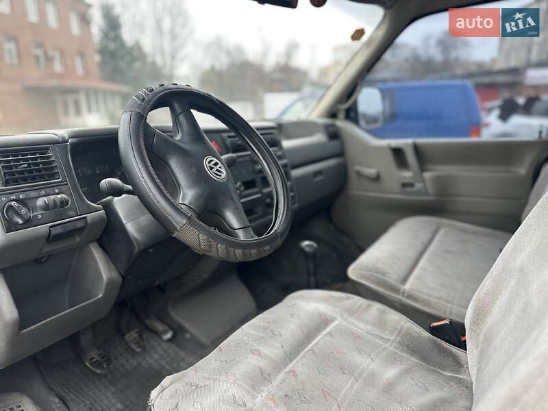 Вантажний фургон Volkswagen Transporter 2000 в Тернополі