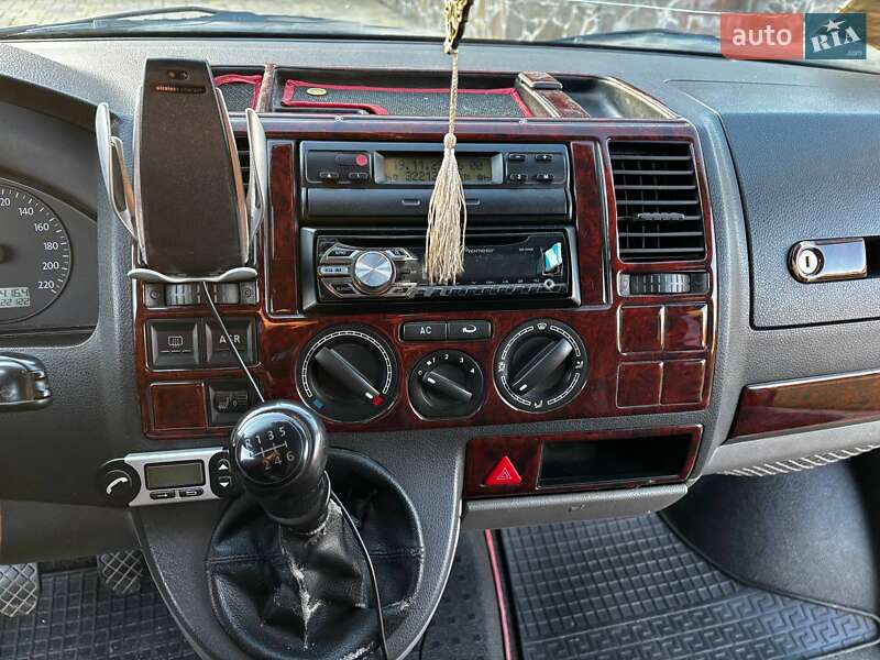 Минивэн Volkswagen Transporter 2004 в Тараще