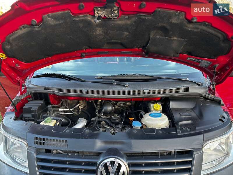 Минивэн Volkswagen Transporter 2004 в Тараще