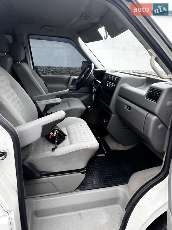 Минивэн Volkswagen Transporter 2001 в Хмельницком