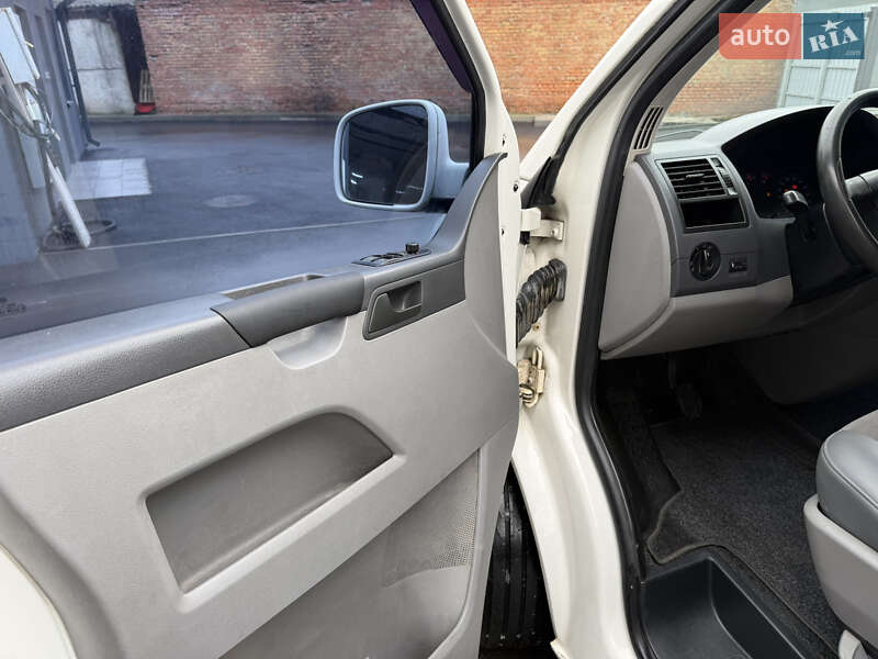 Минивэн Volkswagen Transporter 2004 в Полтаве