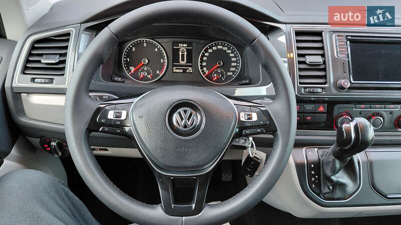 Минивэн Volkswagen Transporter 2019 в Долине