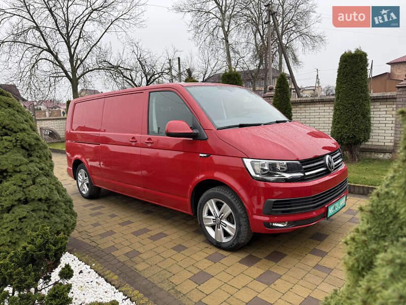 Вантажний фургон Volkswagen Transporter 2018 в Чернівцях