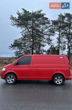 Вантажний фургон Volkswagen Transporter 2006 в Бучі