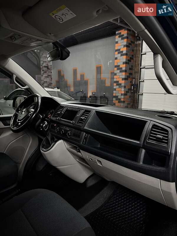 Мінівен Volkswagen Transporter 2018 в Житомирі