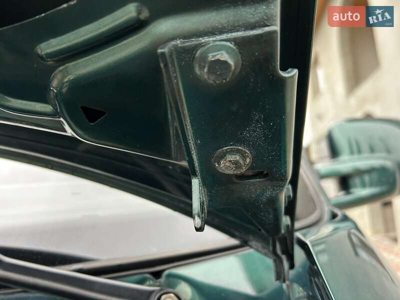 Грузовой фургон Volkswagen Transporter 2002 в Надворной