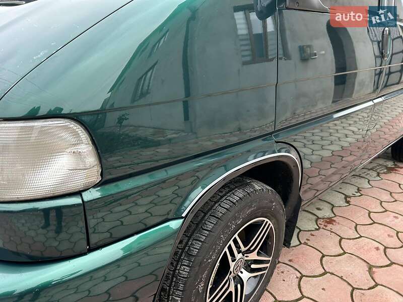 Грузовой фургон Volkswagen Transporter 2002 в Надворной