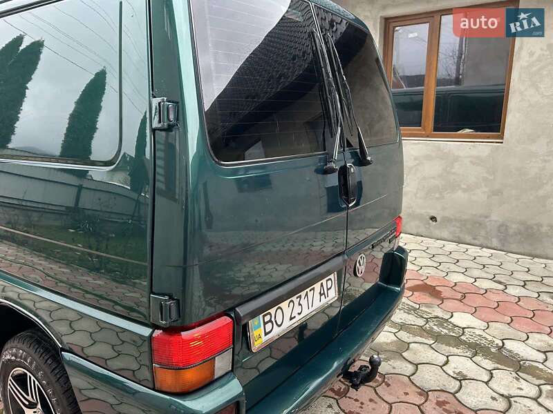 Грузовой фургон Volkswagen Transporter 2002 в Надворной