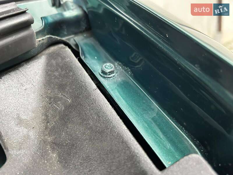 Грузовой фургон Volkswagen Transporter 2002 в Надворной