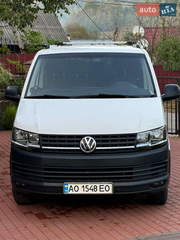Мінівен Volkswagen Transporter 2016 в Ужгороді