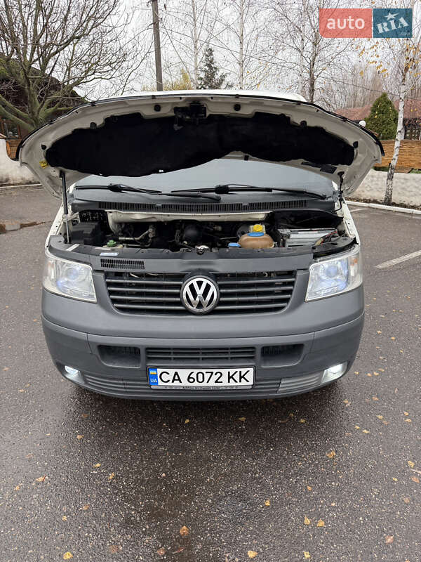 Минивэн Volkswagen Transporter 2005 в Смеле