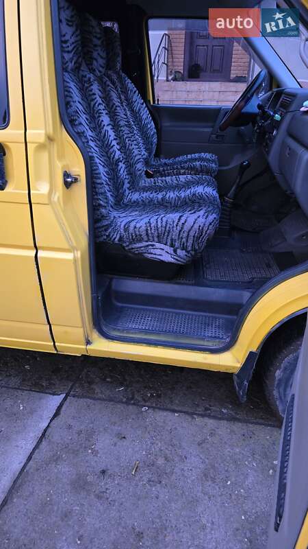 Минивэн Volkswagen Transporter 2000 в Монастыриске