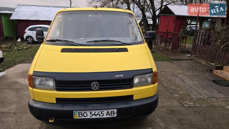 Минивэн Volkswagen Transporter 2000 в Монастыриске