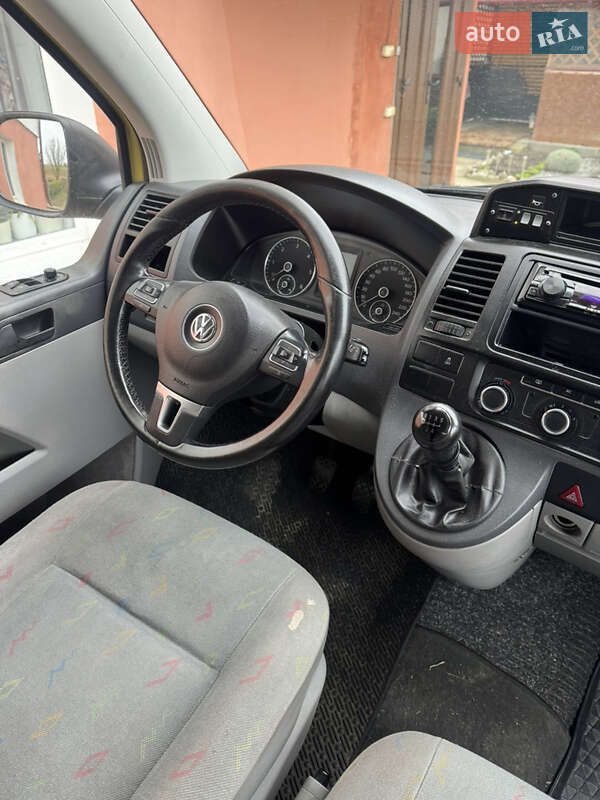 Минивэн Volkswagen Transporter 2012 в Золочеве