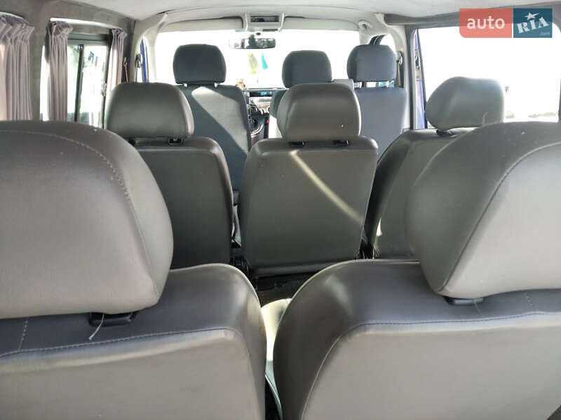 Минивэн Volkswagen Transporter 2005 в Десне