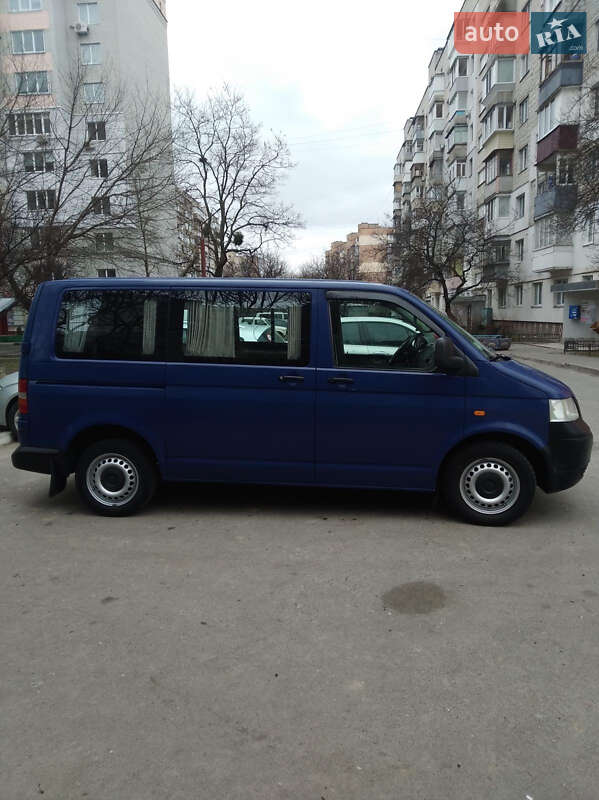 Минивэн Volkswagen Transporter 2005 в Десне