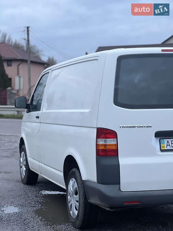 Вантажний фургон Volkswagen Transporter 2005 в Вінниці