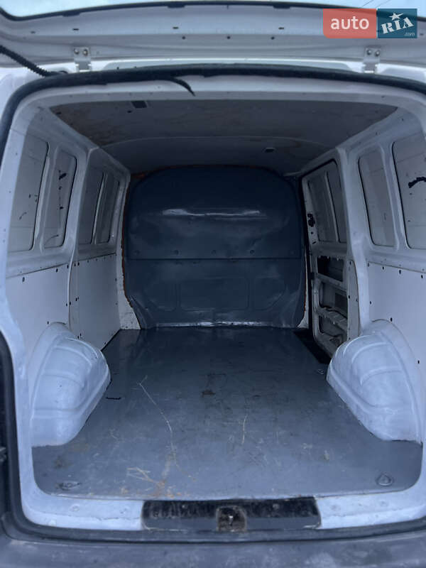 Вантажний фургон Volkswagen Transporter 2005 в Вінниці
