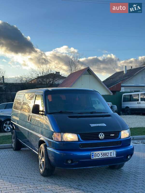 Минивэн Volkswagen Transporter 2001 в Шумске