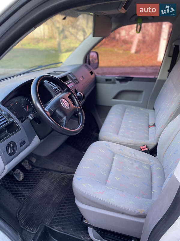 Минивэн Volkswagen Transporter 2006 в Павлограде