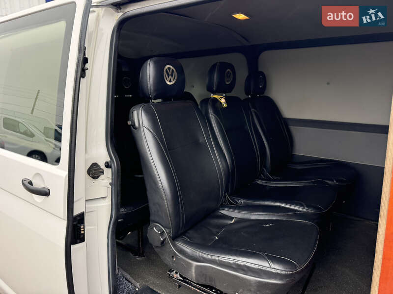 Грузовой фургон Volkswagen Transporter 2013 в Киеве