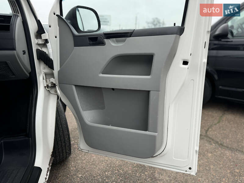 Грузовой фургон Volkswagen Transporter 2013 в Киеве