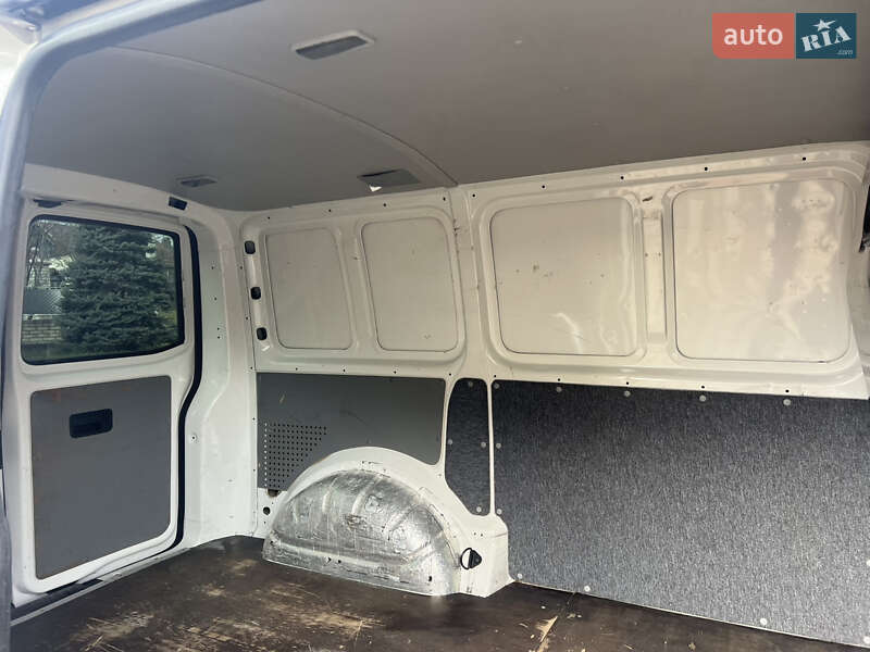 Вантажний фургон Volkswagen Transporter 2010 в Чернівцях фото 16 Вантажний фургон Volkswagen Transporter 2010 в Чернівцях