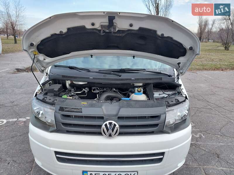 Мінівен Volkswagen Transporter 2013 в Кам'янському
