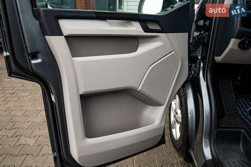 Вантажний фургон Volkswagen Transporter 2018 в Луцьку