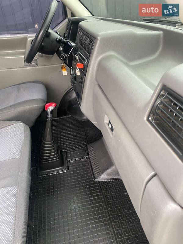Мінівен Volkswagen Transporter 1998 в Чернівцях