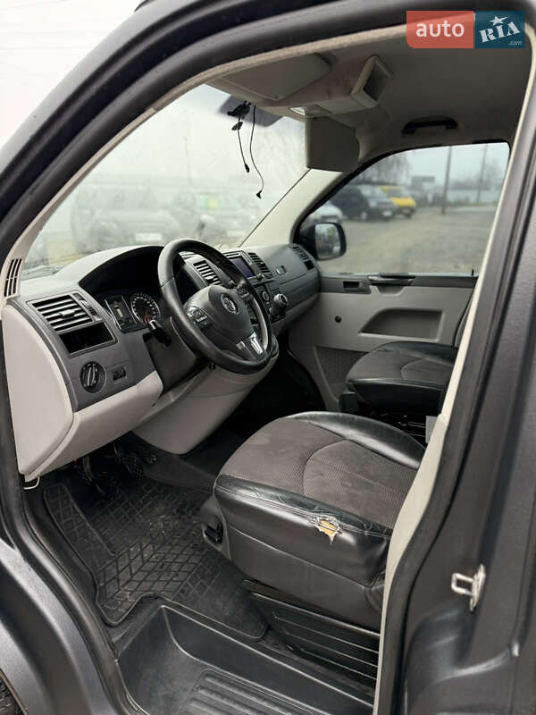 Вантажний фургон Volkswagen Transporter 2011 в Кропивницькому