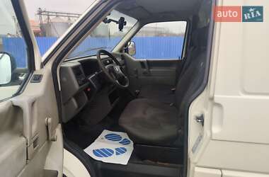 Грузовой фургон Volkswagen Transporter 2003 в Хмельницком