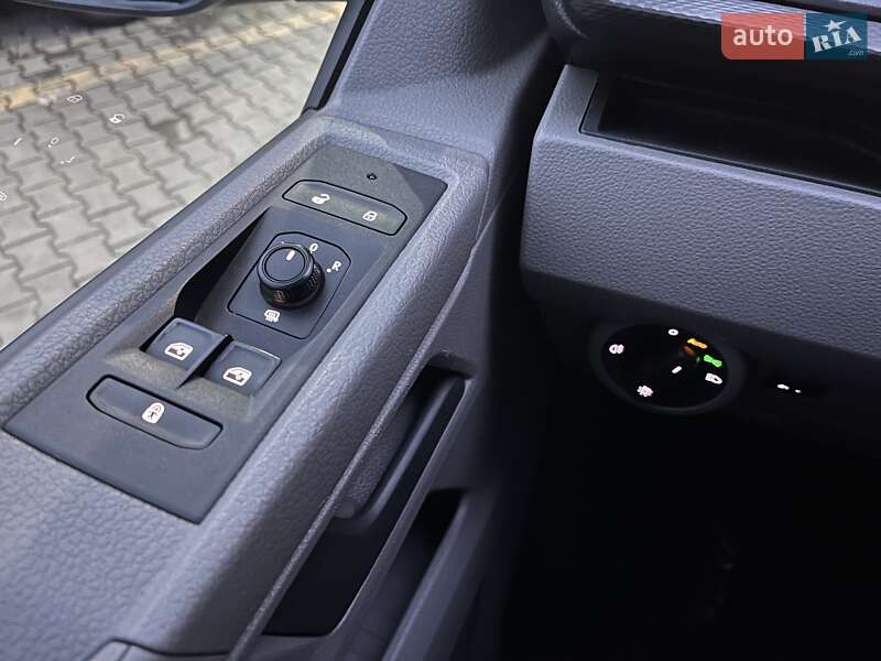 Мінівен Volkswagen Transporter 2022 в Житомирі