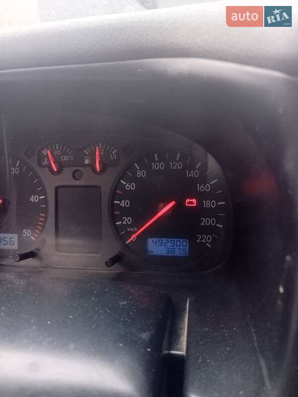 Вантажний фургон Volkswagen Transporter 2003 в Стрию