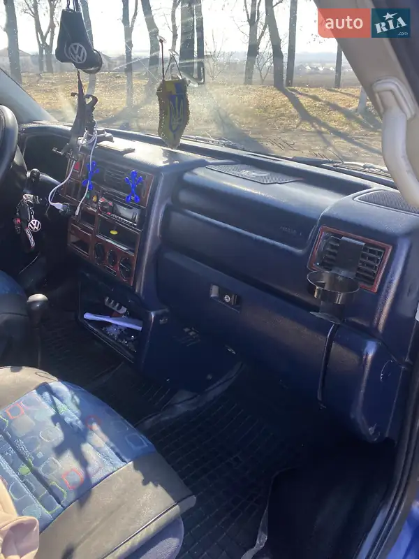 Volkswagen Transporter 2002 VIN WV1ZZZ70Z2H021855 фото оголошення 5 з 34