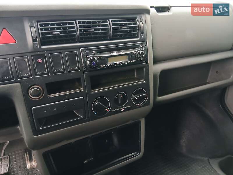 Мінівен Volkswagen Transporter 2003 в Рівному
