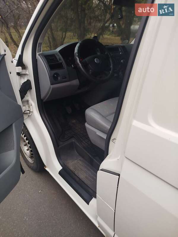 Вантажний фургон Volkswagen Transporter 2009 в Києві фото 14 Вантажний фургон Volkswagen Transporter 2009 в Києві