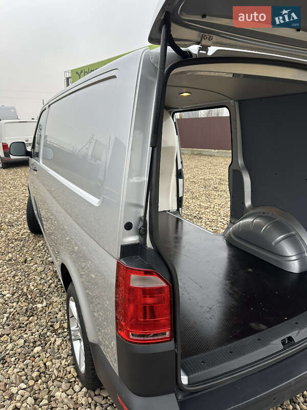 Вантажний фургон Volkswagen Transporter 2019 в Львові